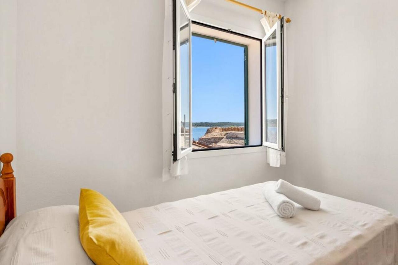 פורנלס Sa Mirada Apartment מראה חיצוני תמונה